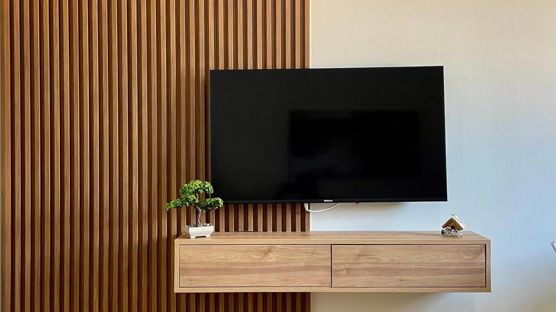 Home Inn Apartment 2 Near City Center Τίρανα 0*,  Αλβανία
